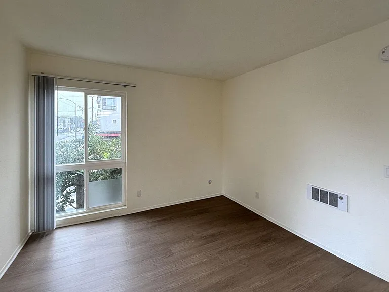 5751 Camellia Ave. — Photo 5