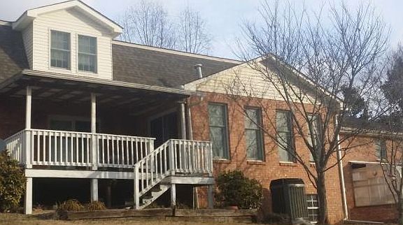 3rd image of 123 W Lake Dr