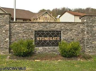 16 Glen Ct, Bridgeport, WV 26330