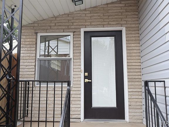 2nd image of 5530 Magnolia Ave