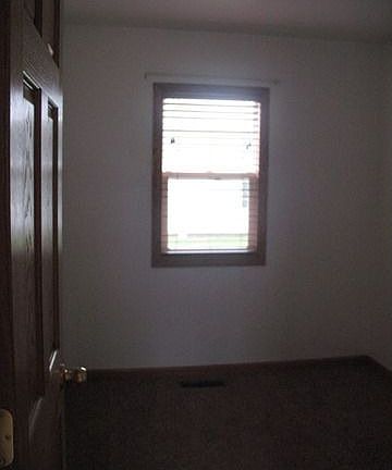 5th image of 75 E Pine St