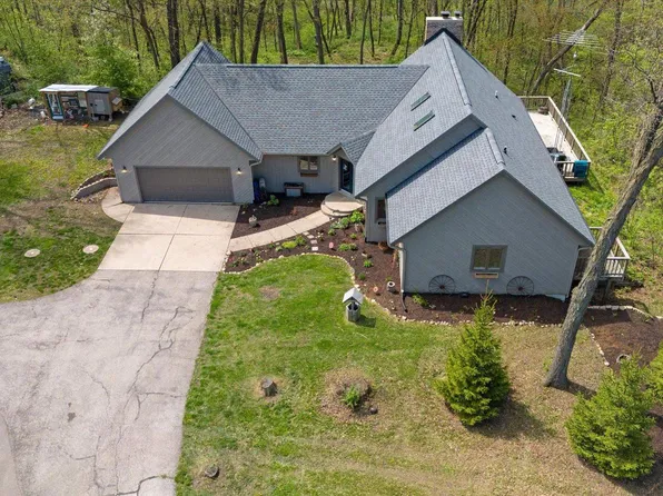 6341 North St Andrews Drive, Janesville, WI 53545