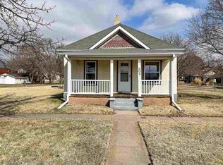 604 1st St, Alma, NE 68920