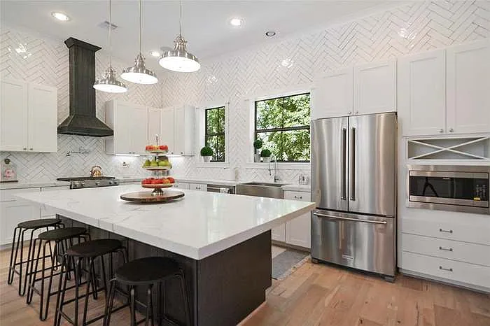 414 Hyde Park Blvd — Photo 7