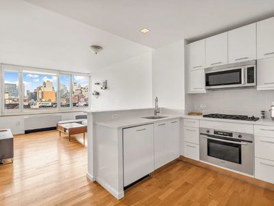 635 W 42nd St APT 7E, New York, NY, 10036