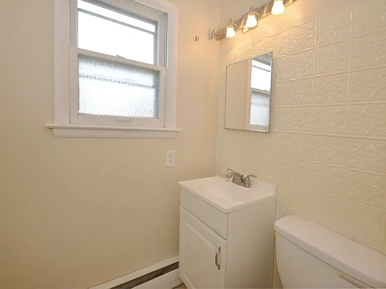 103 Devon Ave #C2 — Photo 11