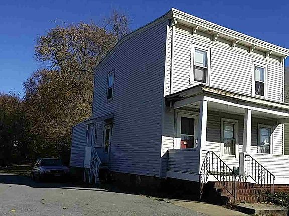 2nd image of 264 Van Ness St
