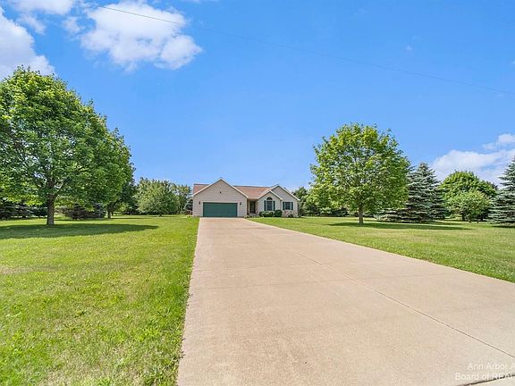 5th image of 9001 Hillview Ln