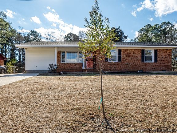 2nd image of 813 Oakcrest Dr