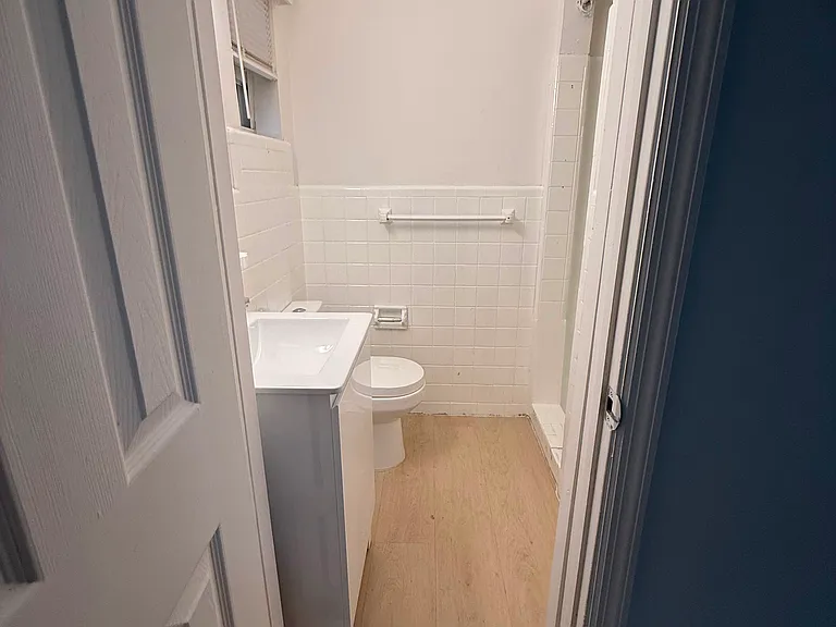 119 NE 56th St #4 — Photo 6