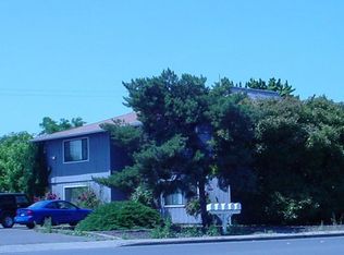 293 N 10th St #B, Central Point, OR 97502