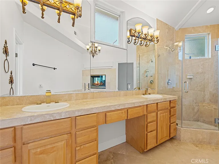 3210 N Ardmore Ave — Photo 32
