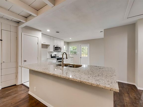 4th image of 1223 Pioneer Dr