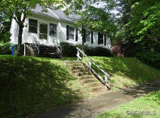 16 Enka Orchard St, Candler, NC 28715