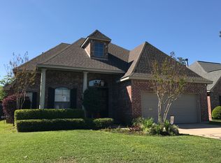 2372 Cours Carson St, Mandeville, LA 70448