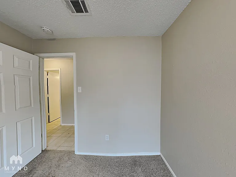 7417 Shadow Bend Dr — Photo 17