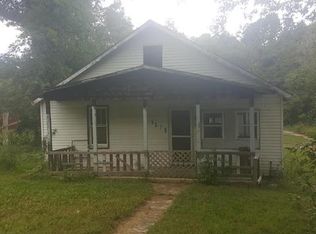 4373 Flucom Rd, De Soto, MO 63020