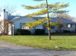 13516 1st St, Grabill, IN 46741