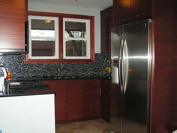 5th image of 122 Eastern Ave