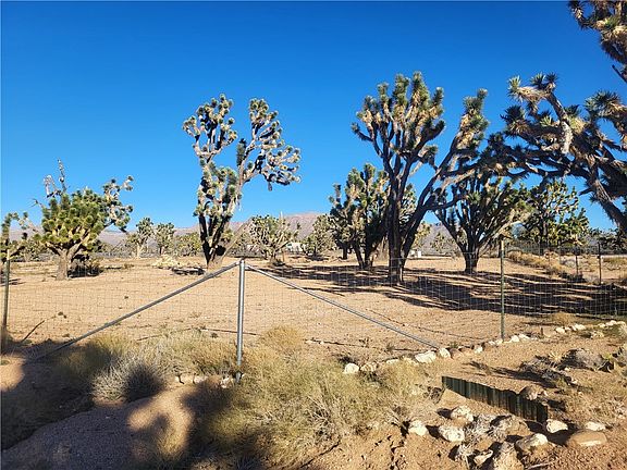 3rd image of 26336 N Pear Avenue