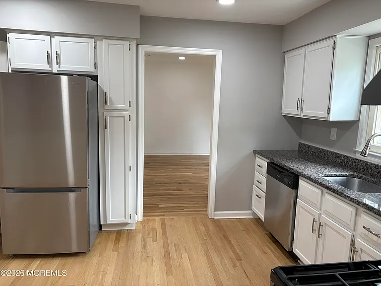19 Lennox Ave — Photo 3