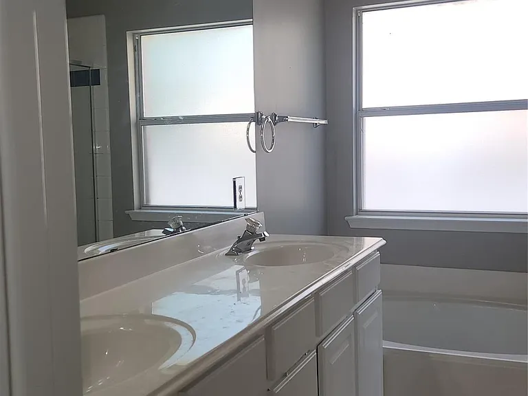 11203 Newberry Dr — Photo 22