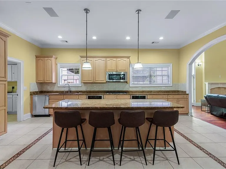 680 W Paces Ferry Rd NW — Photo 9