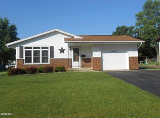 404 Grove St, Lena, IL 61048