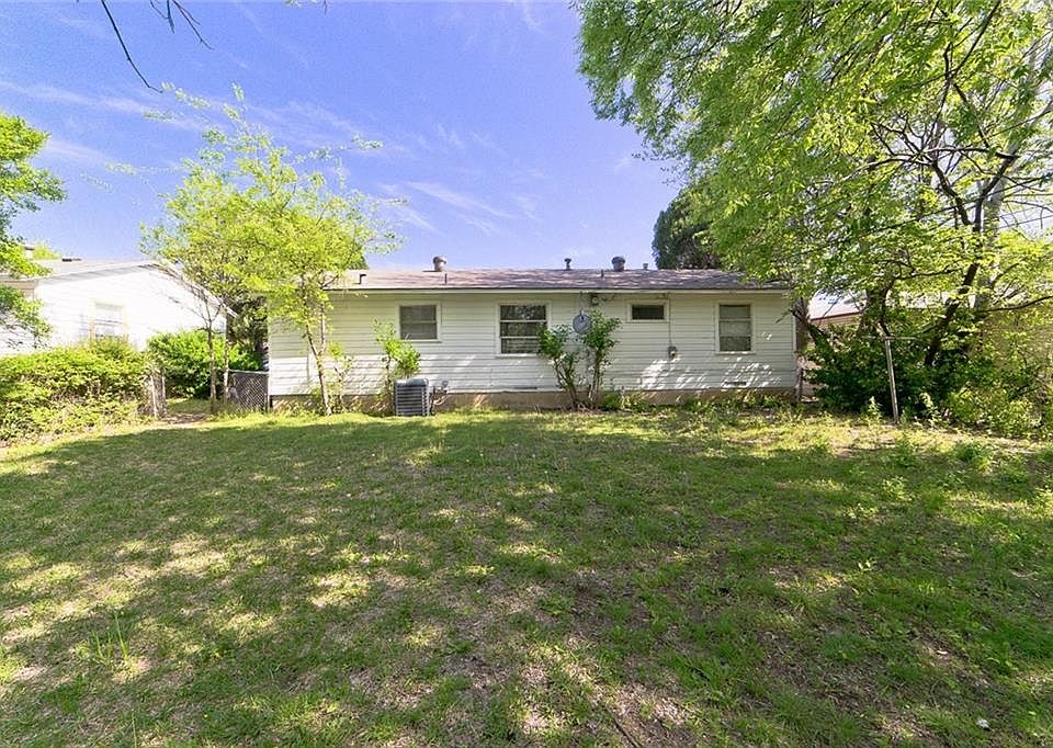 2nd image of 8234 Towns St