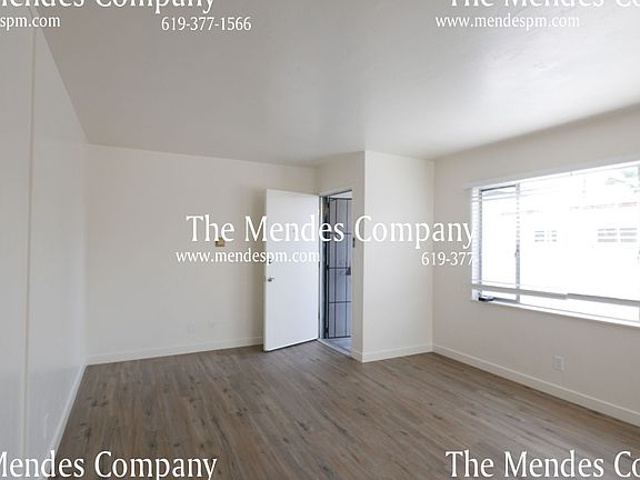 2nd image of 4447 Menlo Ave