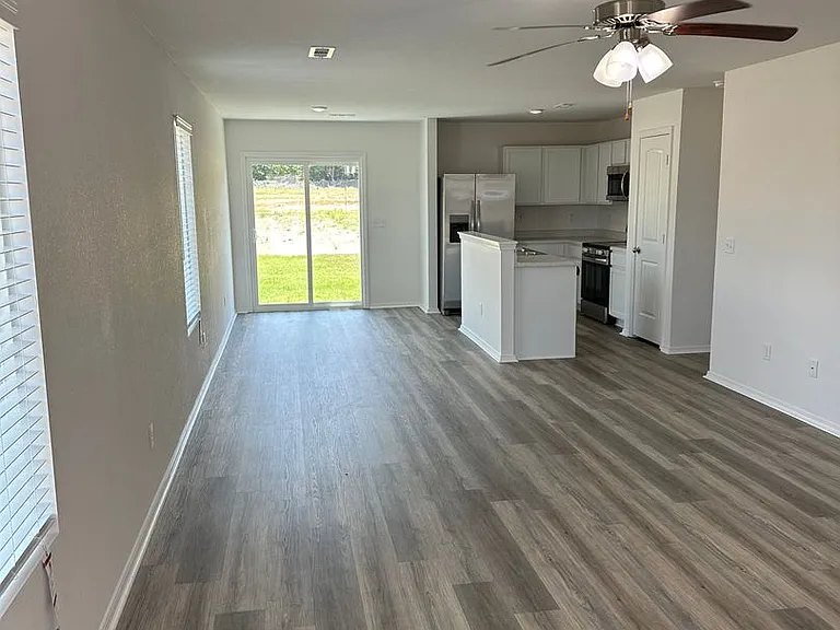 10316 Debbie Dr N — Photo 6