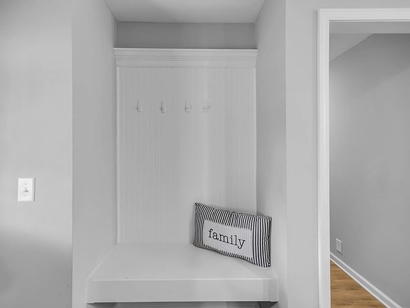 4th image of 105 Jerry St