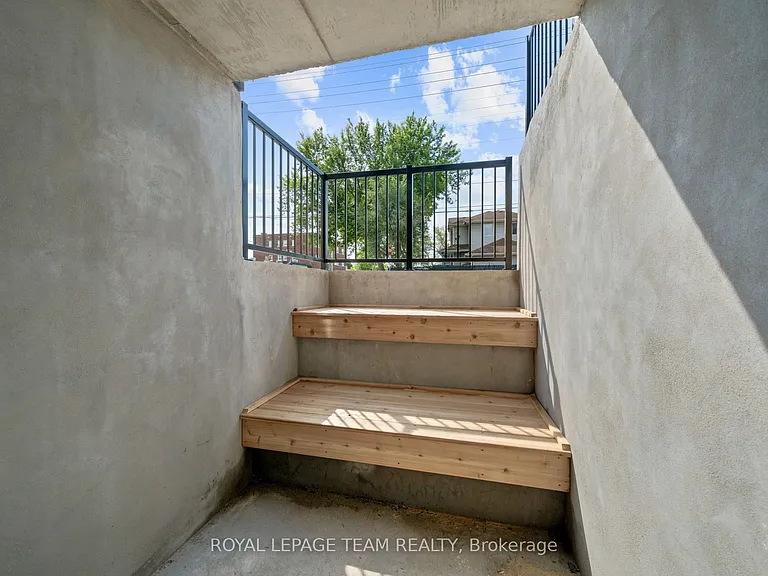 998 Hollington St #LOWER — Photo 26