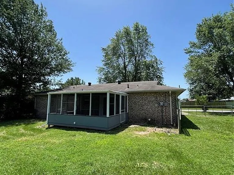 3102 Scott Ln — Photo 9
