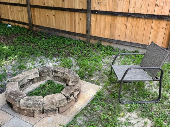 135 Valencia Dr, Fort Walton Beach, FL 32547
