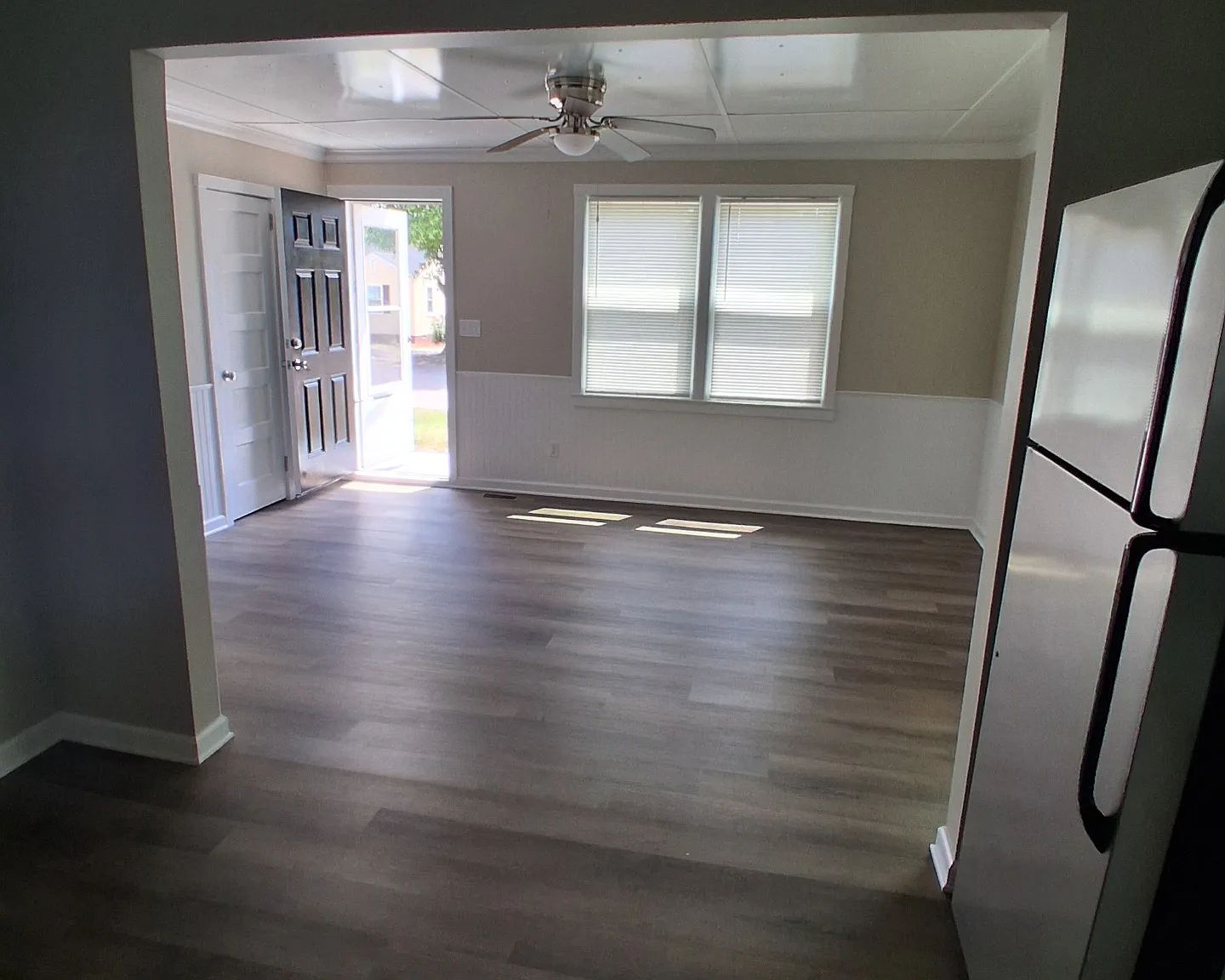 2 bed, 696 sqft, $1,295 — Photo 2