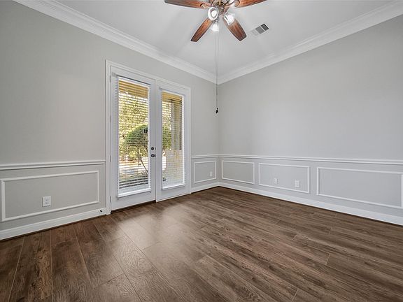 4th image of 15 Little Falls Pl