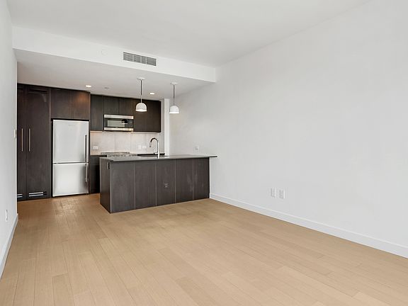 4th image of 310 Livingston St APT 1505