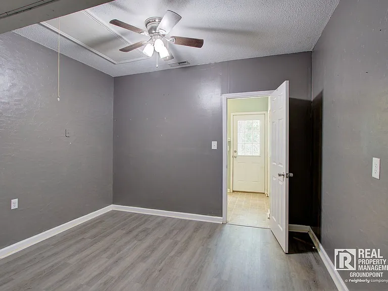 443 Robin Dr — Photo 20