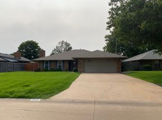 2506 Franklin Dr, Enid, OK 73703