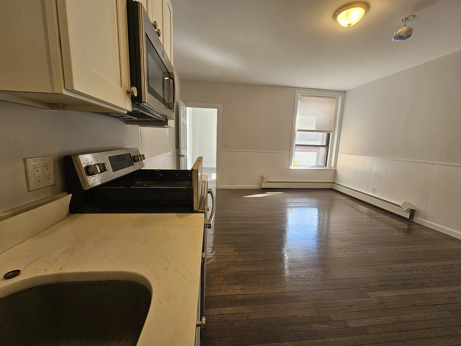 2 bed, 9999 sqft, $3,650 — Photo 2