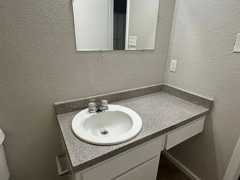 6840 Margaret Dr — Photo 16