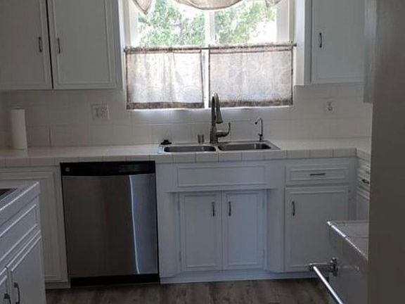 4th image of 6485 Hillgrove Dr
