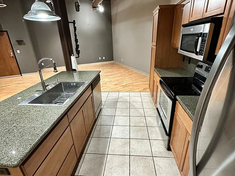 315 W Riverside Ave #305 — Photo 5