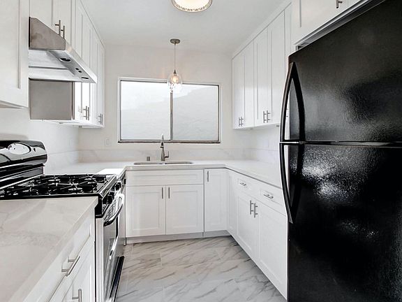 2nd image of 857 S Holt Ave #3