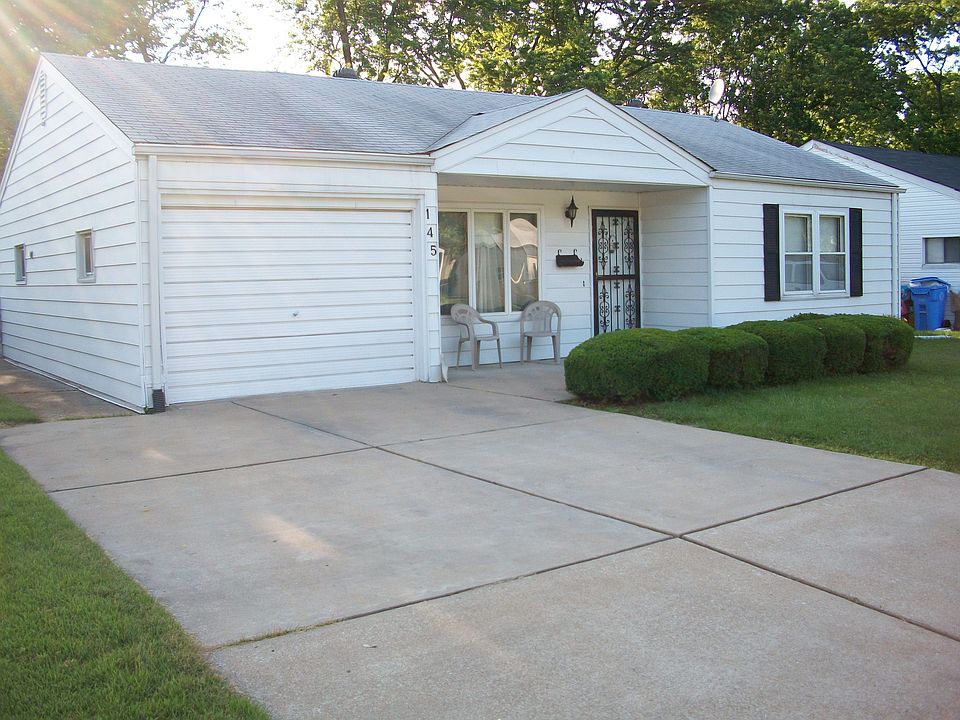 1st image of 145 Brackleigh Ln