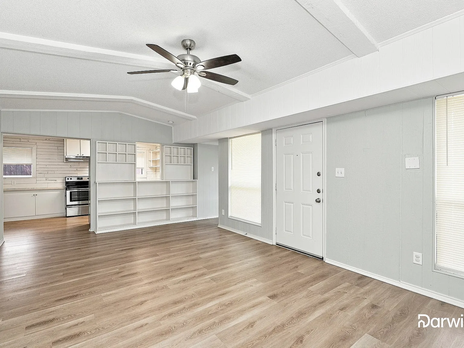 4 bed, 2.0 bath, 2172 sqft, $2,280 — Photo 4