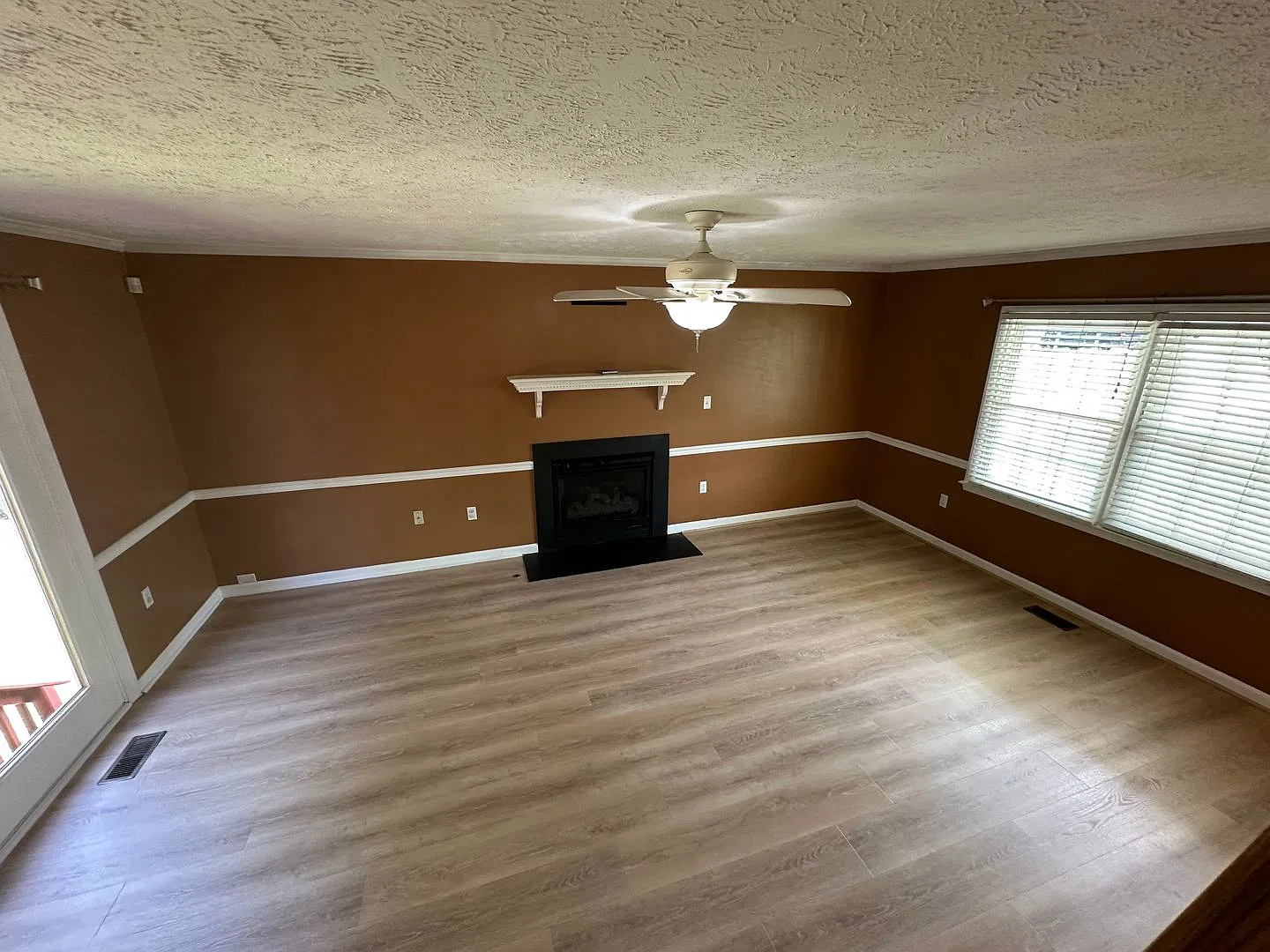 3 Bedroom, 2.5 Bath 2 Story off Ramsey Street located in a Quiet Cul-de-sac. — Photo 4