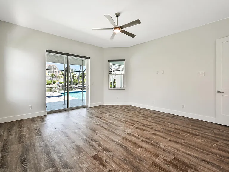 4231 Crayton Rd — Photo 23
