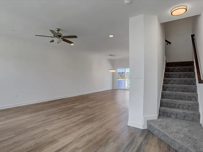 12435-12441 Jackson Ave — Photo 21